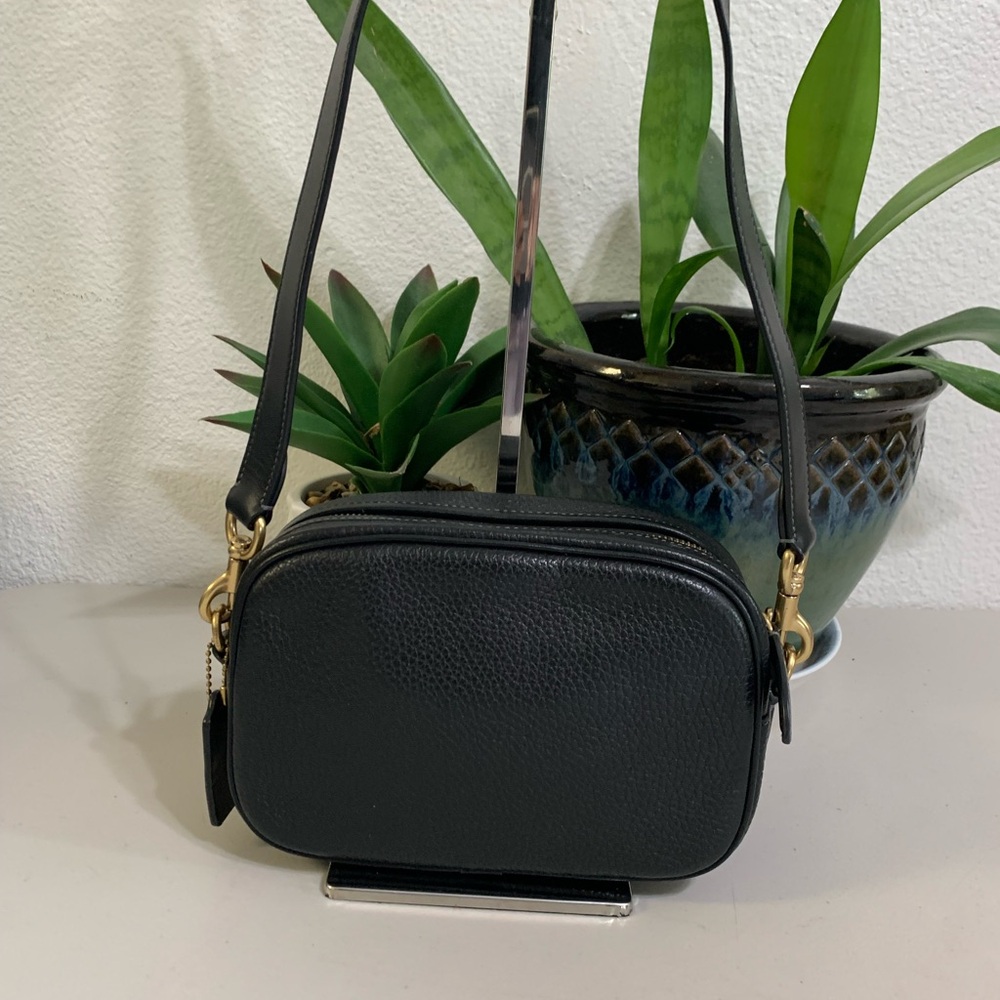 💕👜 COACH Camera Crossbody Black Leather Bag - Picture 2 of 11